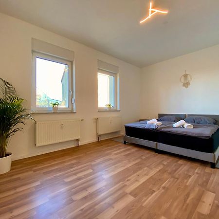 Hochwertige Ferienwohnung Mit 7Qm Balkon, Netflix, Kaffeeautomat, Rainshower Bad Zwickau Bagian luar foto