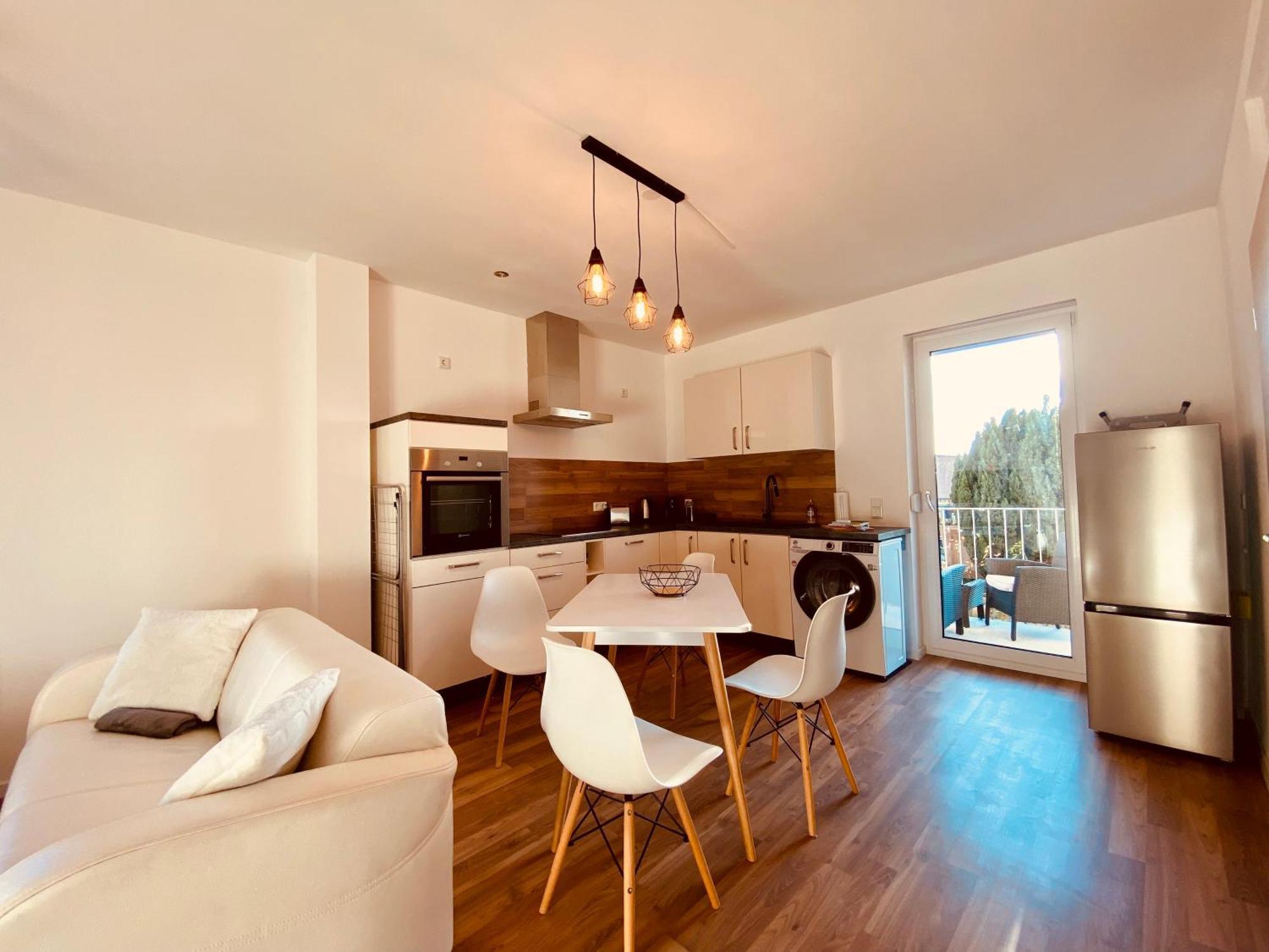 Hochwertige Ferienwohnung Mit 7Qm Balkon, Netflix, Kaffeeautomat, Rainshower Bad Zwickau Bagian luar foto