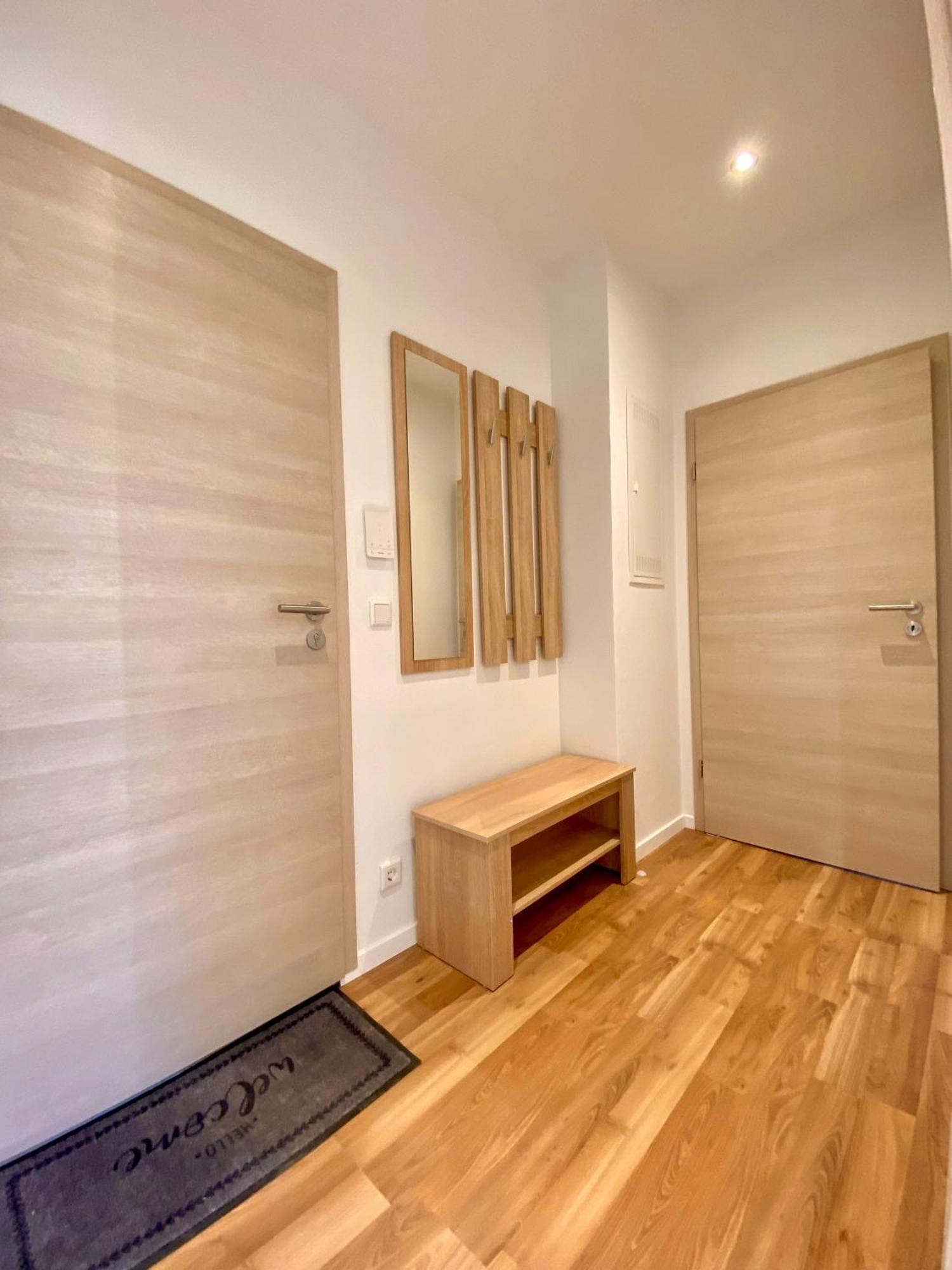 Hochwertige Ferienwohnung Mit 7Qm Balkon, Netflix, Kaffeeautomat, Rainshower Bad Zwickau Bagian luar foto