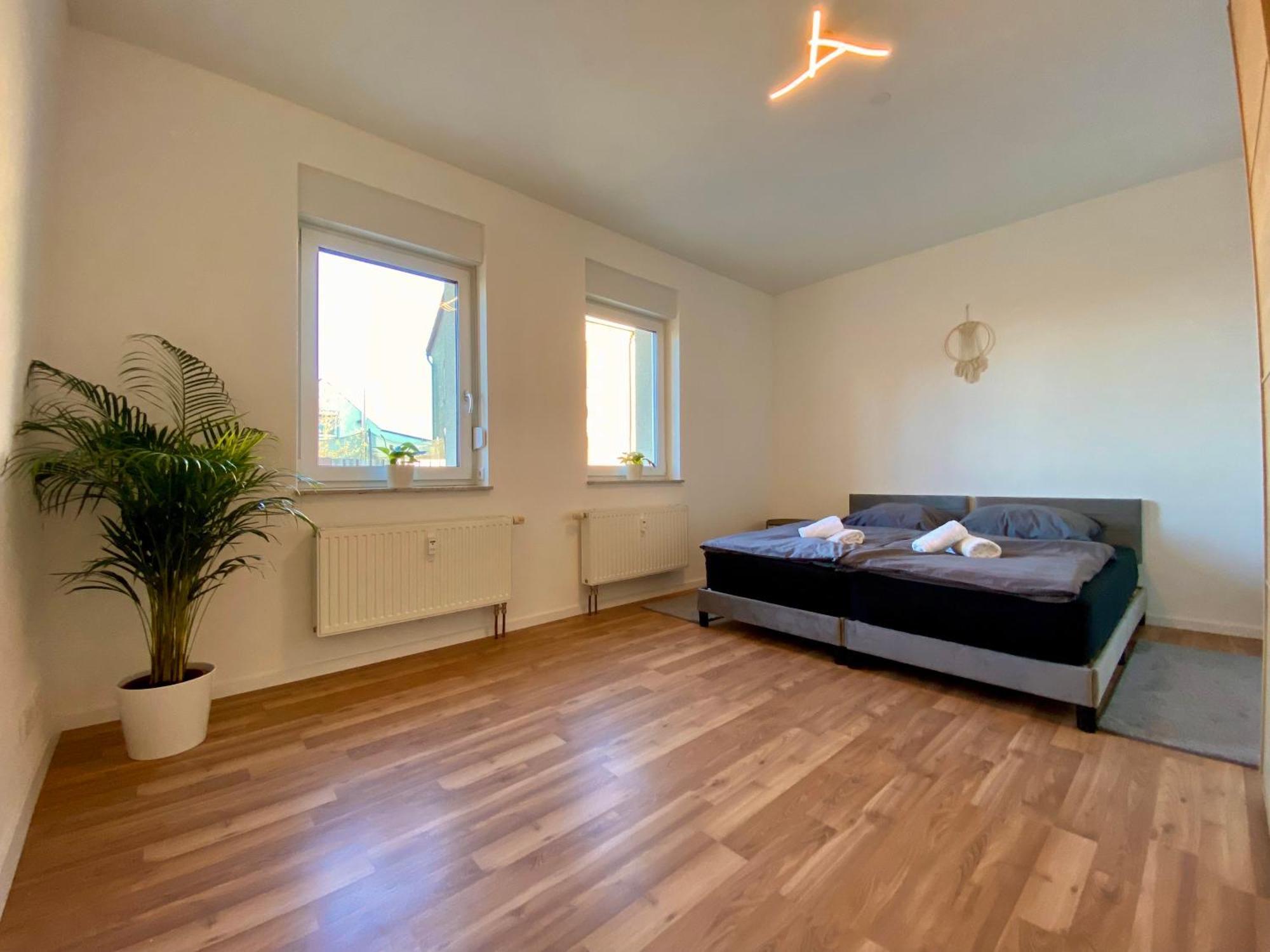 Hochwertige Ferienwohnung Mit 7Qm Balkon, Netflix, Kaffeeautomat, Rainshower Bad Zwickau Bagian luar foto