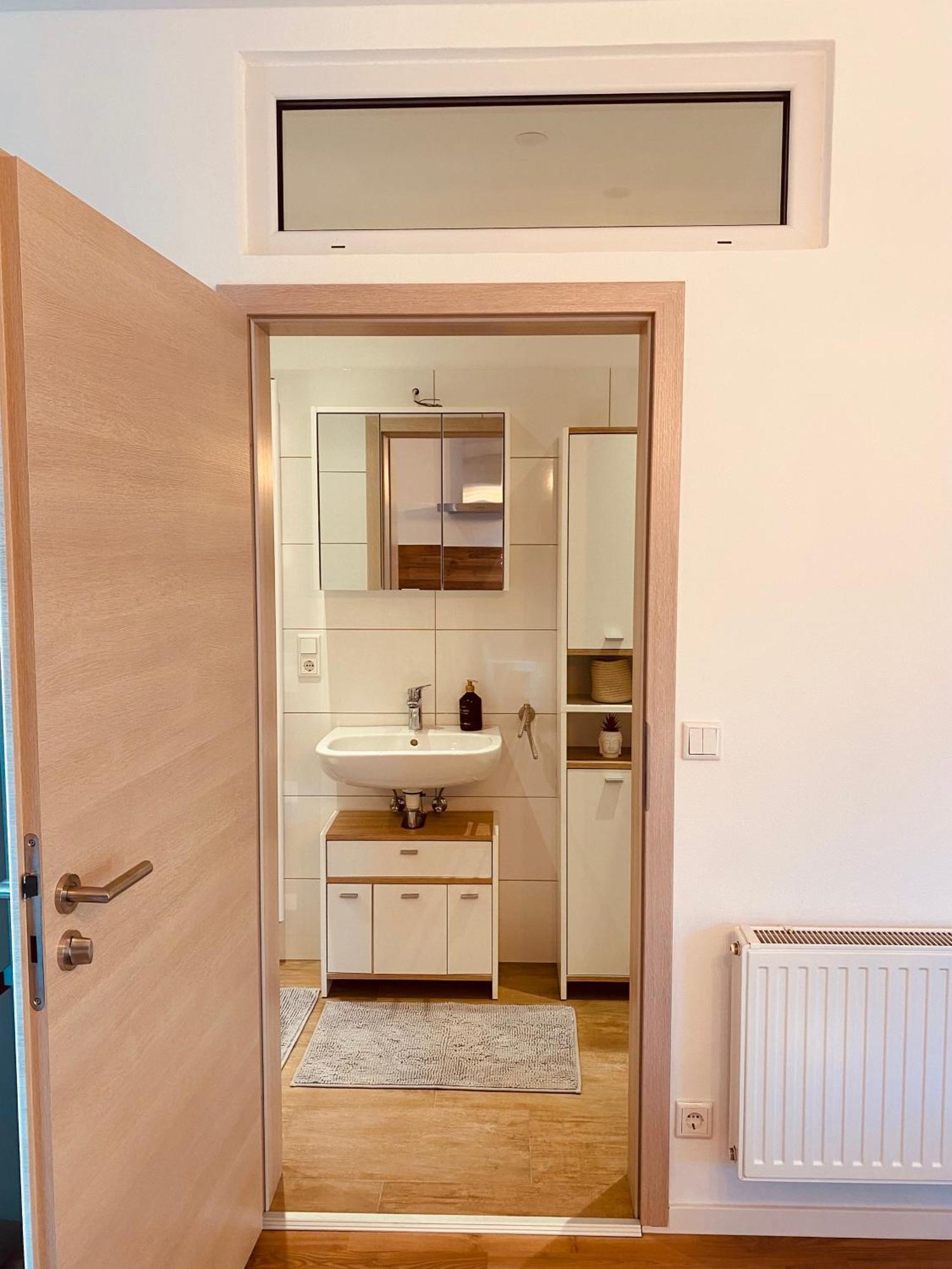 Hochwertige Ferienwohnung Mit 7Qm Balkon, Netflix, Kaffeeautomat, Rainshower Bad Zwickau Bagian luar foto