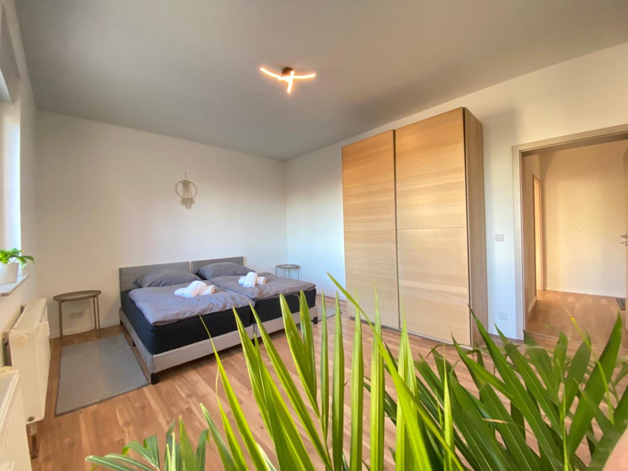 Hochwertige Ferienwohnung Mit 7Qm Balkon, Netflix, Kaffeeautomat, Rainshower Bad Zwickau Bagian luar foto