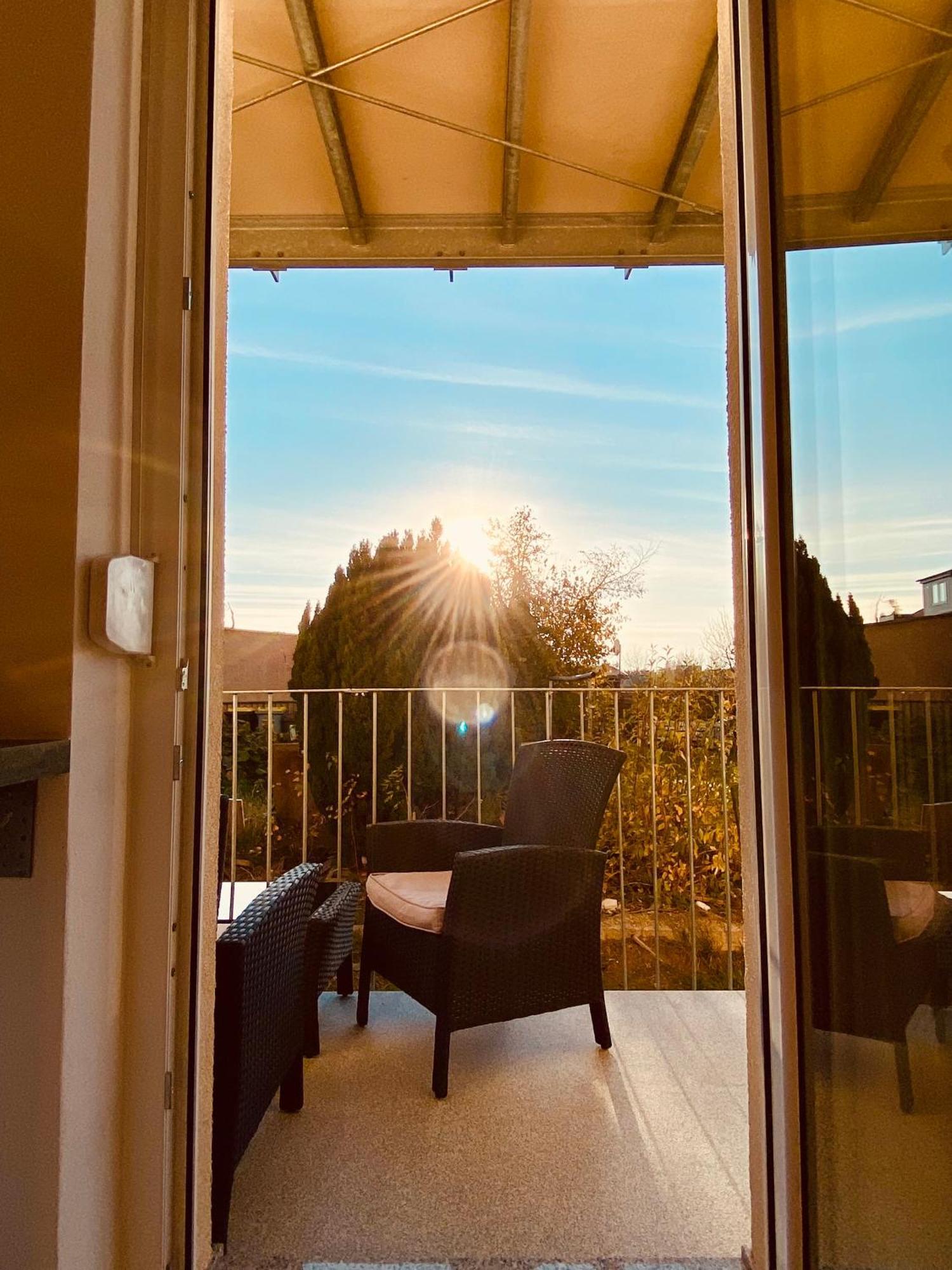 Hochwertige Ferienwohnung Mit 7Qm Balkon, Netflix, Kaffeeautomat, Rainshower Bad Zwickau Bagian luar foto